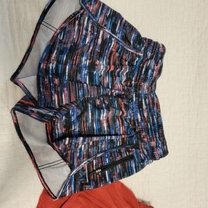 Lululemon Tracker Size 6